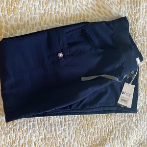 Figs Kade Cargo Pant in Navy